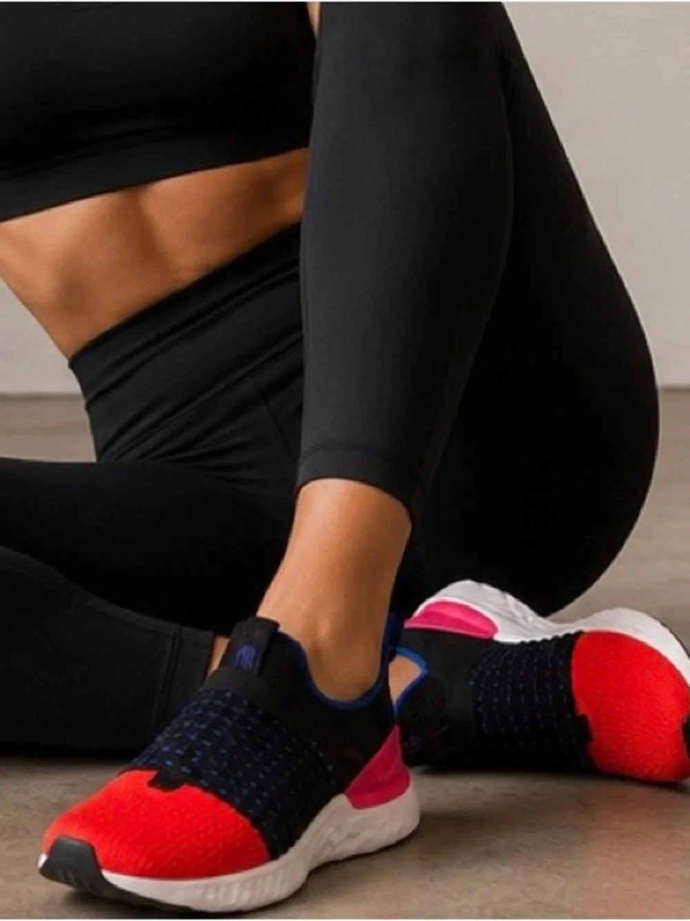 Nike React Phantom Run Flyknit 2 Women's Size 8 Running Shoes Bright Crimson
